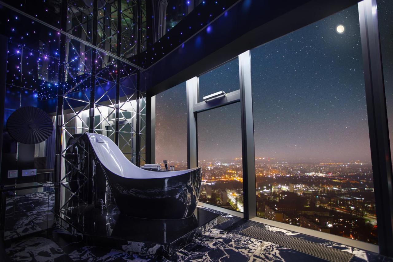 Appartamento Sky Tower Z Jakuzzi Przy Oknie Breslavia