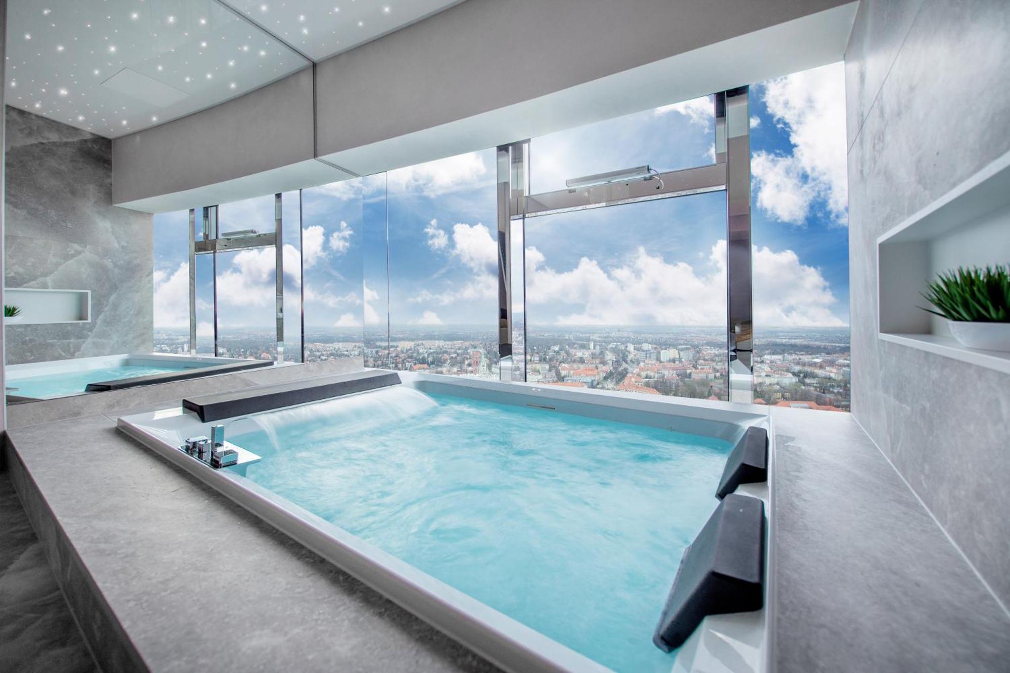 Sky Tower Z Jakuzzi Przy Oknie Apartamento Breslavia