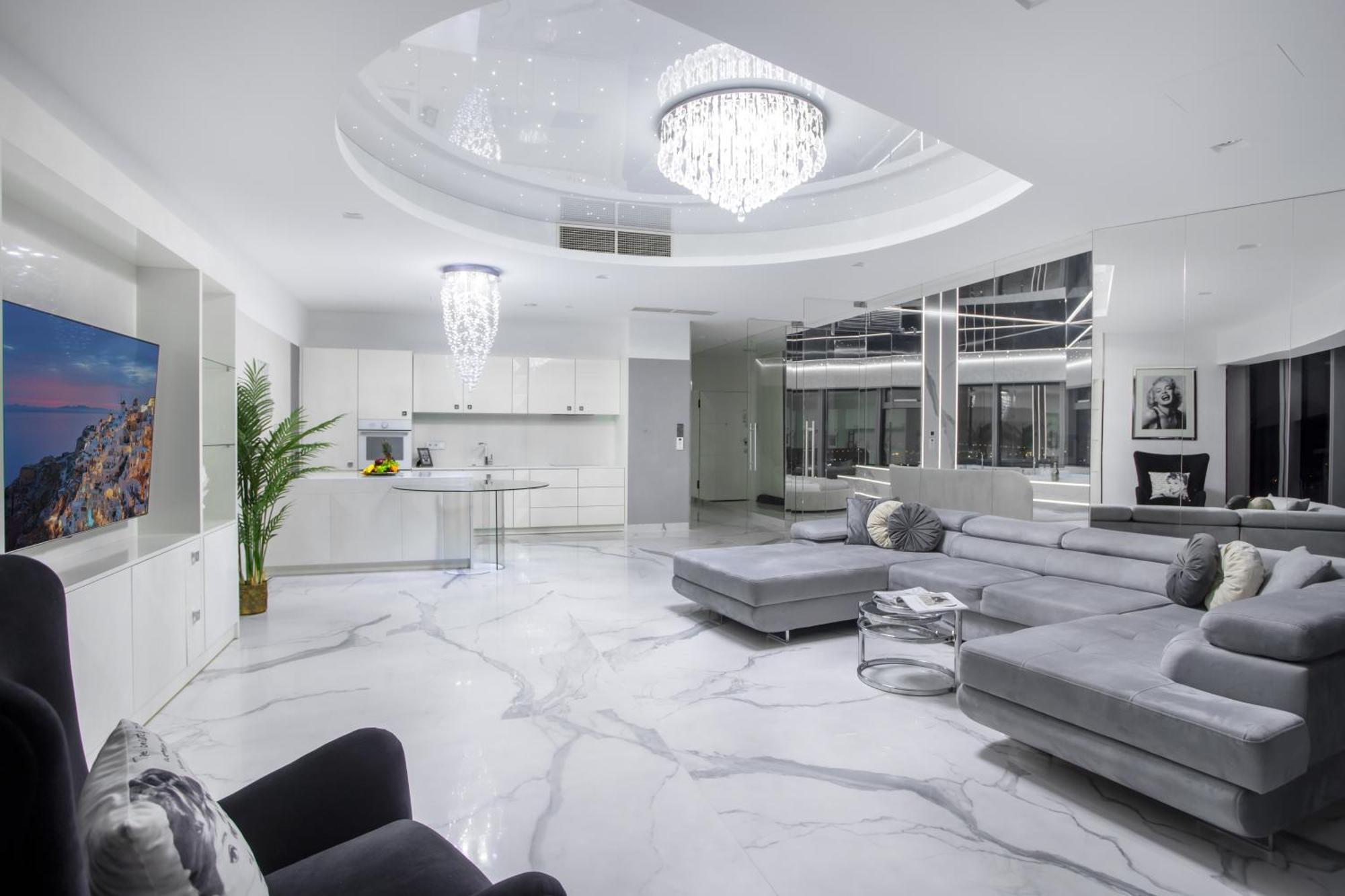 Appartamento Sky Tower Z Jakuzzi Przy Oknie *