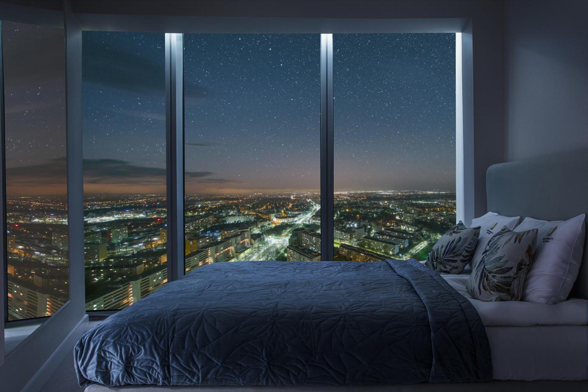 Sky Tower Z Jakuzzi Przy Oknie Breslavia