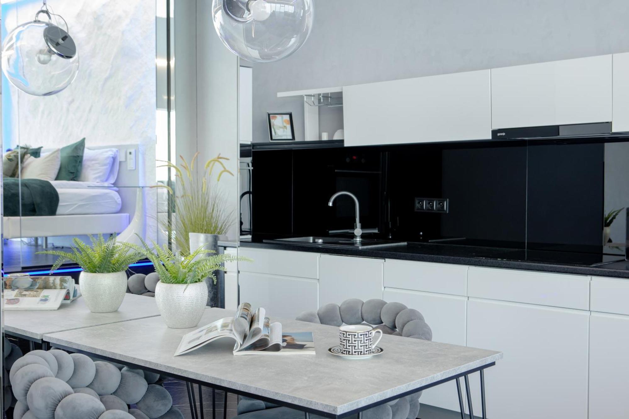 Sky Tower Z Jakuzzi Przy Oknie