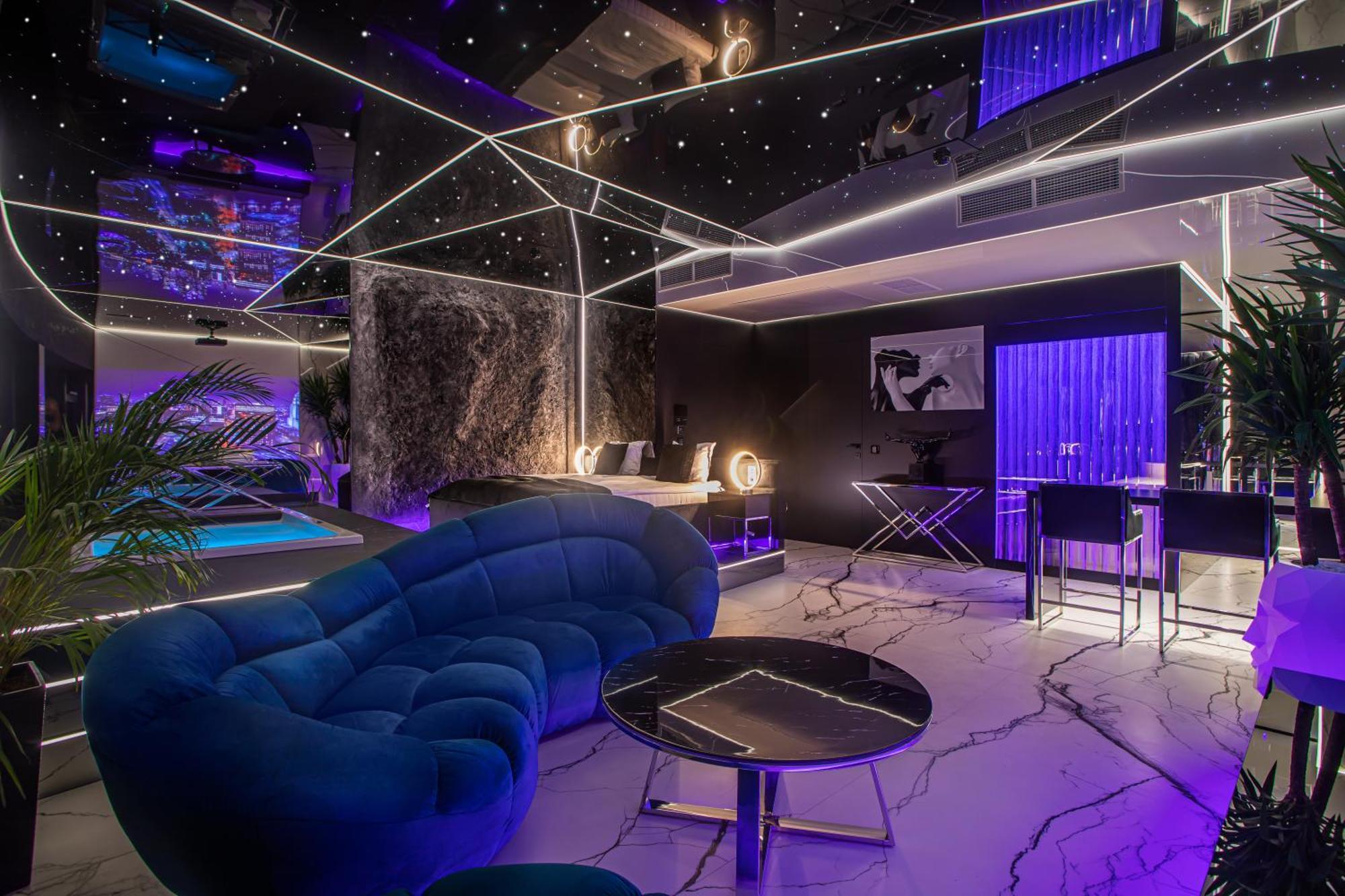 Sky Tower Z Jakuzzi Przy Oknie Appartamento *