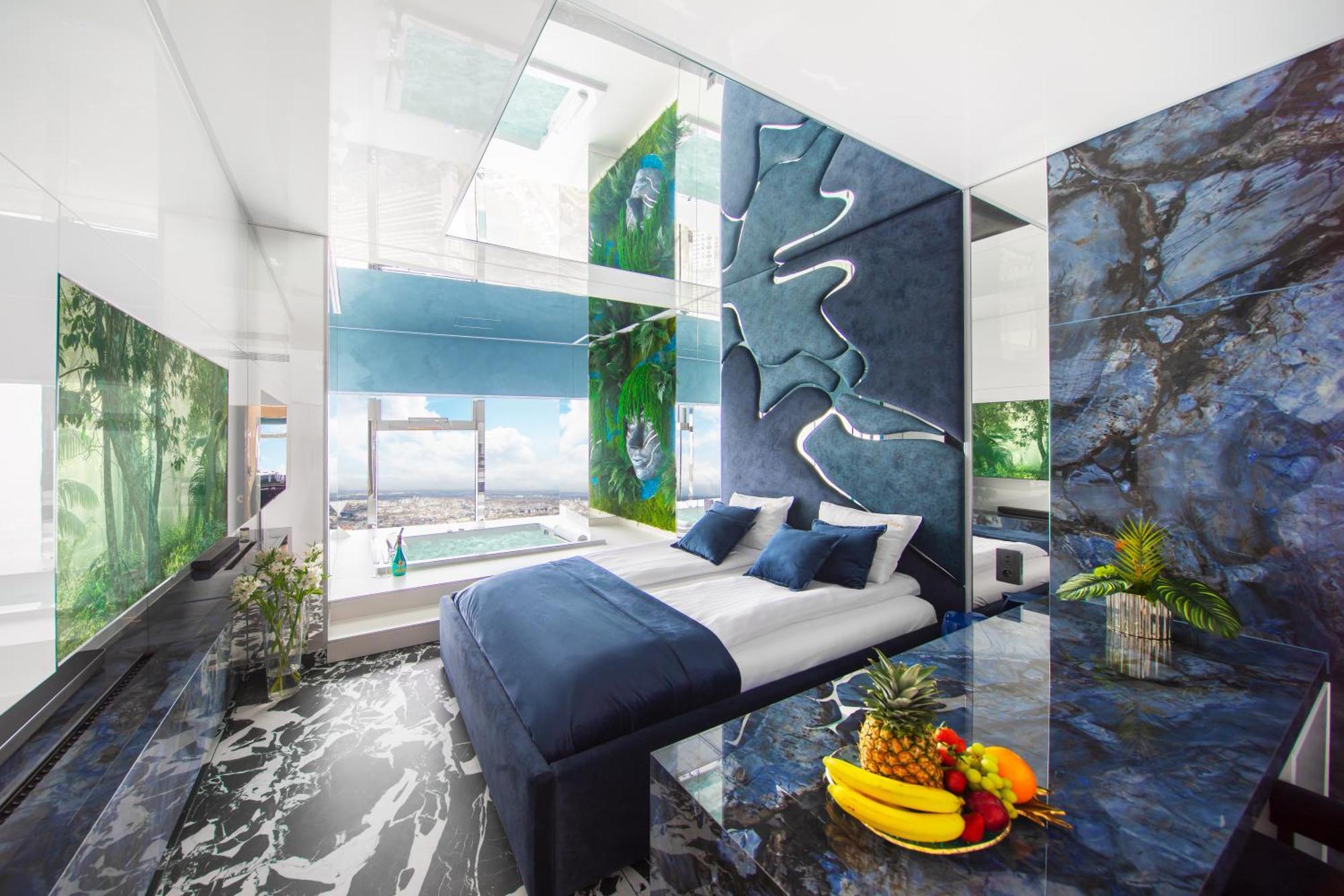 Sky Tower Z Jakuzzi Przy Oknie Breslavia