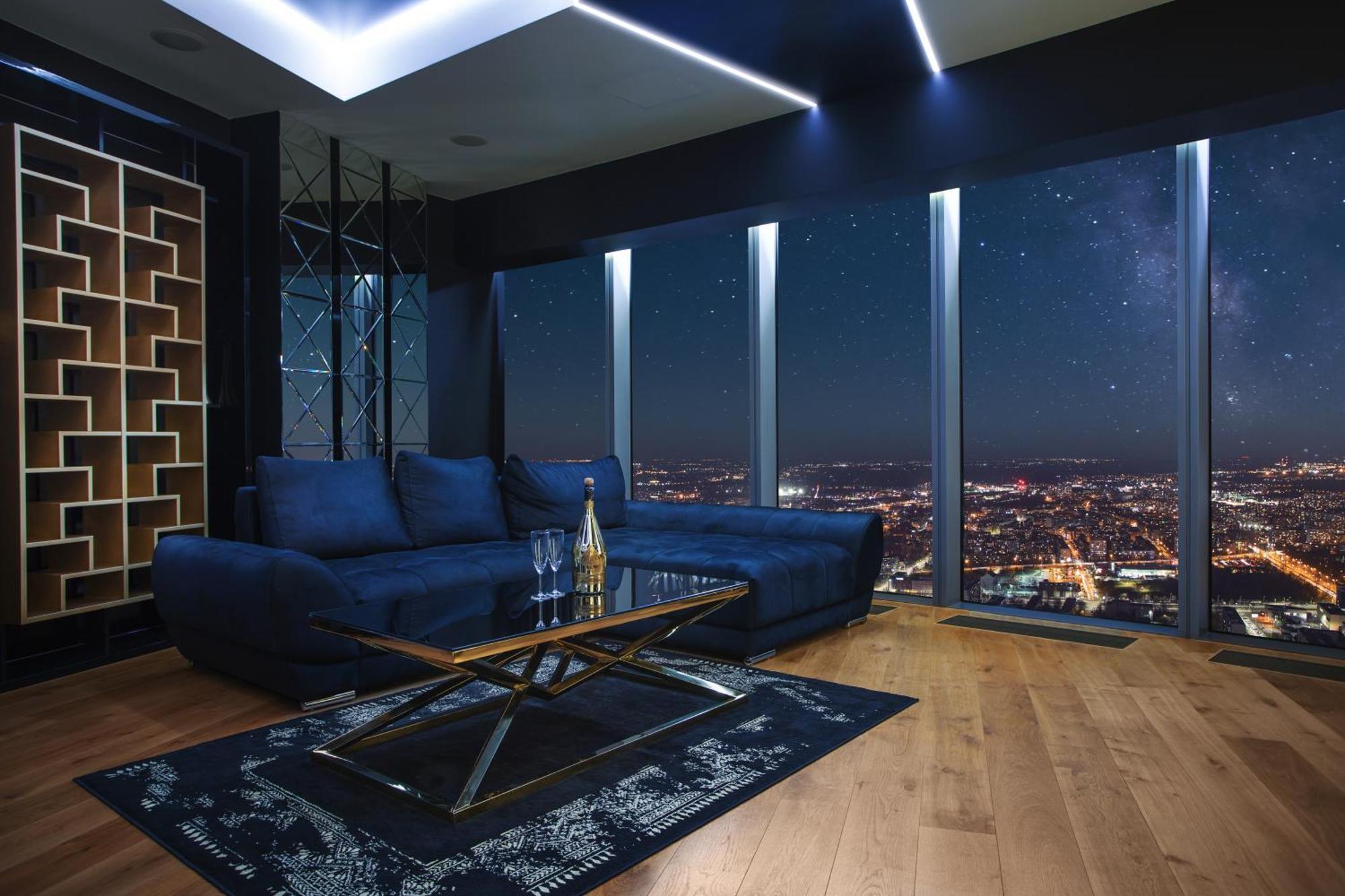 Sky Tower Z Jakuzzi Przy Oknie